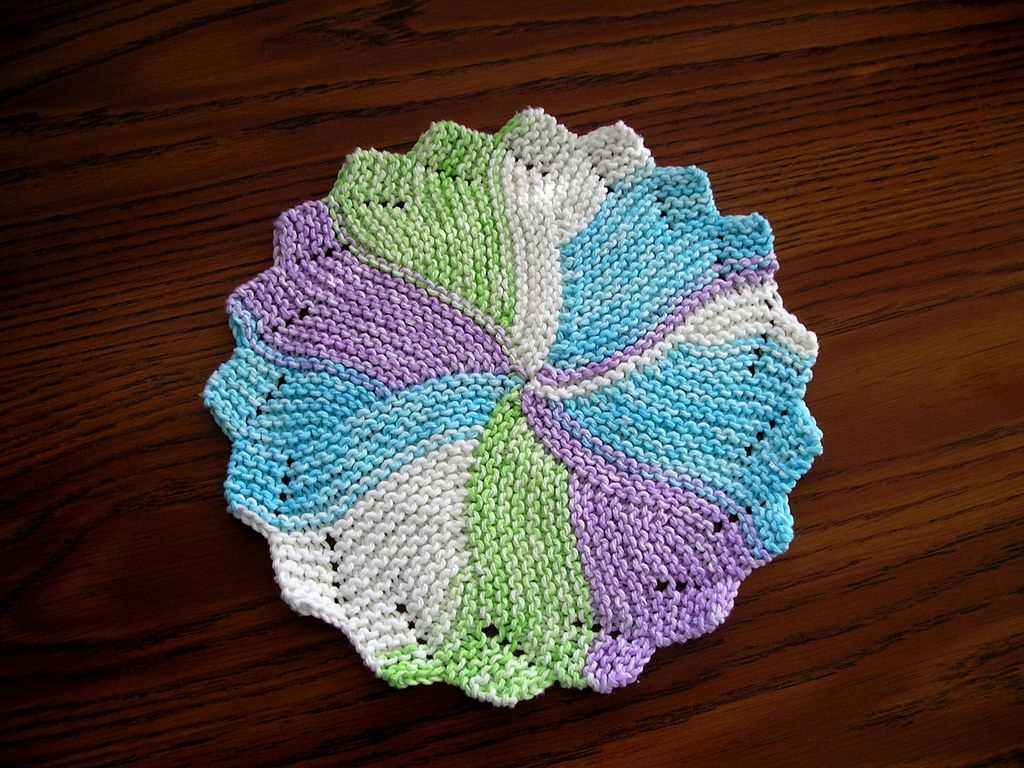 Round knitted dishcloth pattern