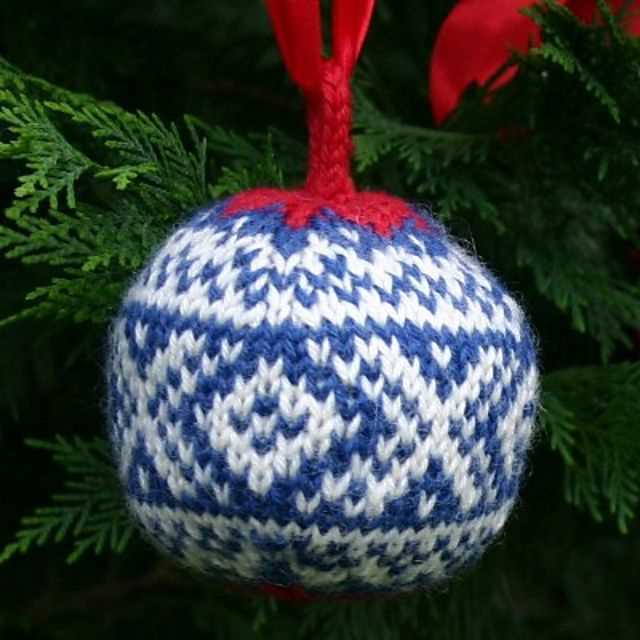 Knitted christmas baubles patterns free
