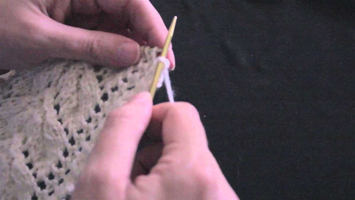 Horseshoe lace knit pattern