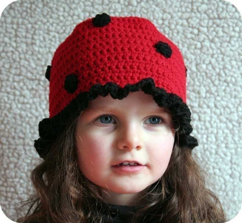 Ladybug hat knitting pattern