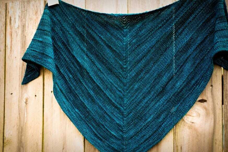 Simple knitted shawl pattern
