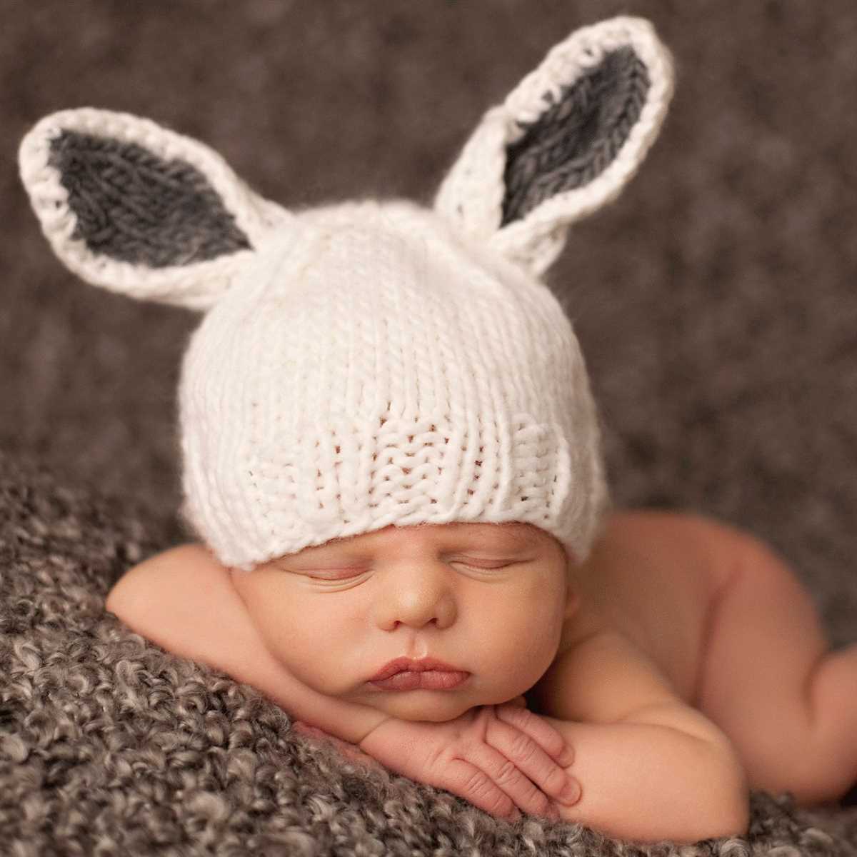 Knitted easter bunny hat pattern