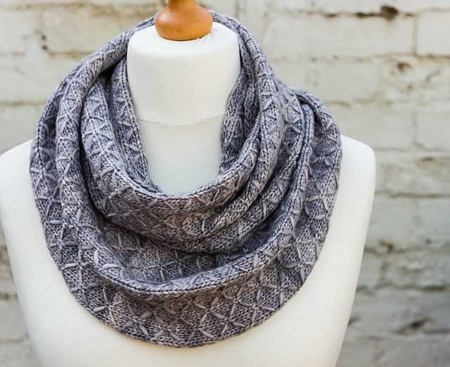 Knitting pattern for a snood free