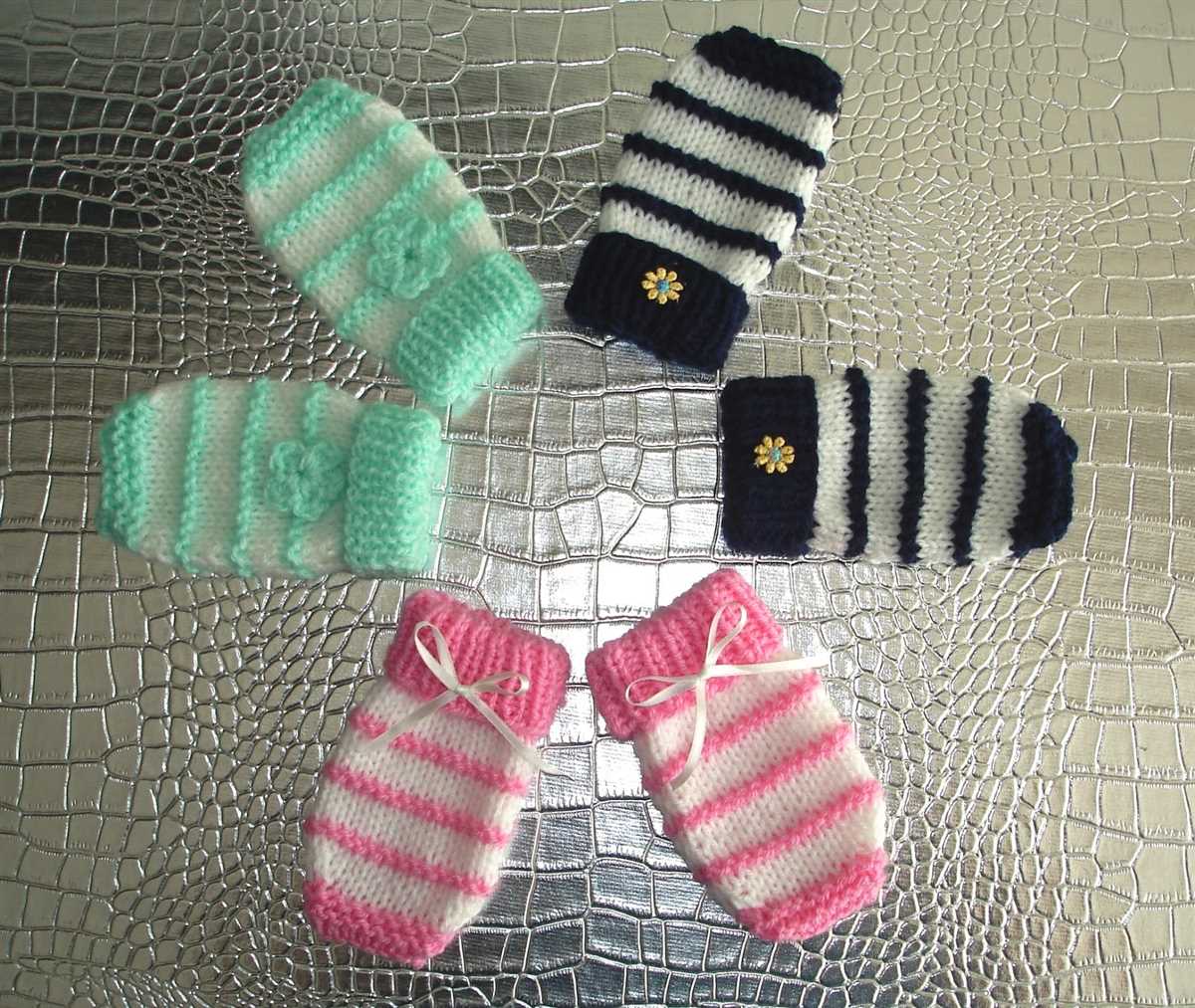 Free knitting pattern for childrens mittens easy
