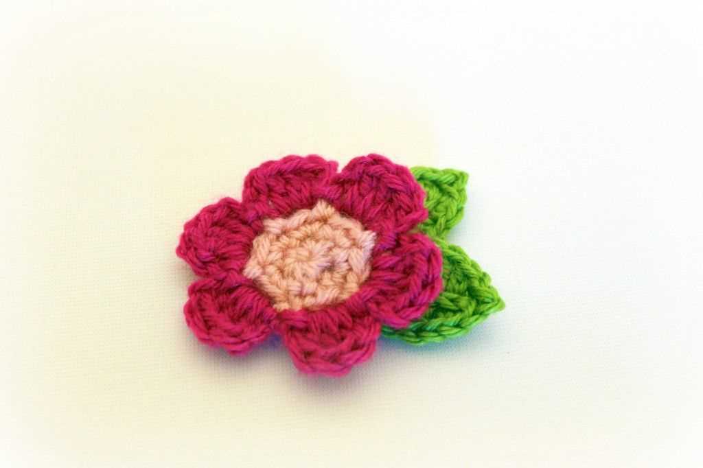 Knit flower applique pattern