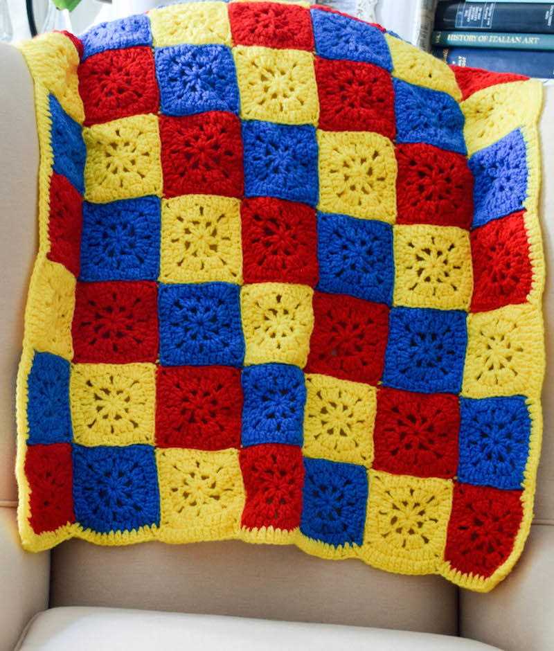 Create a Stunning Checkerboard Knitted Blanket with This Pattern Checkerboard knitted blanket pattern