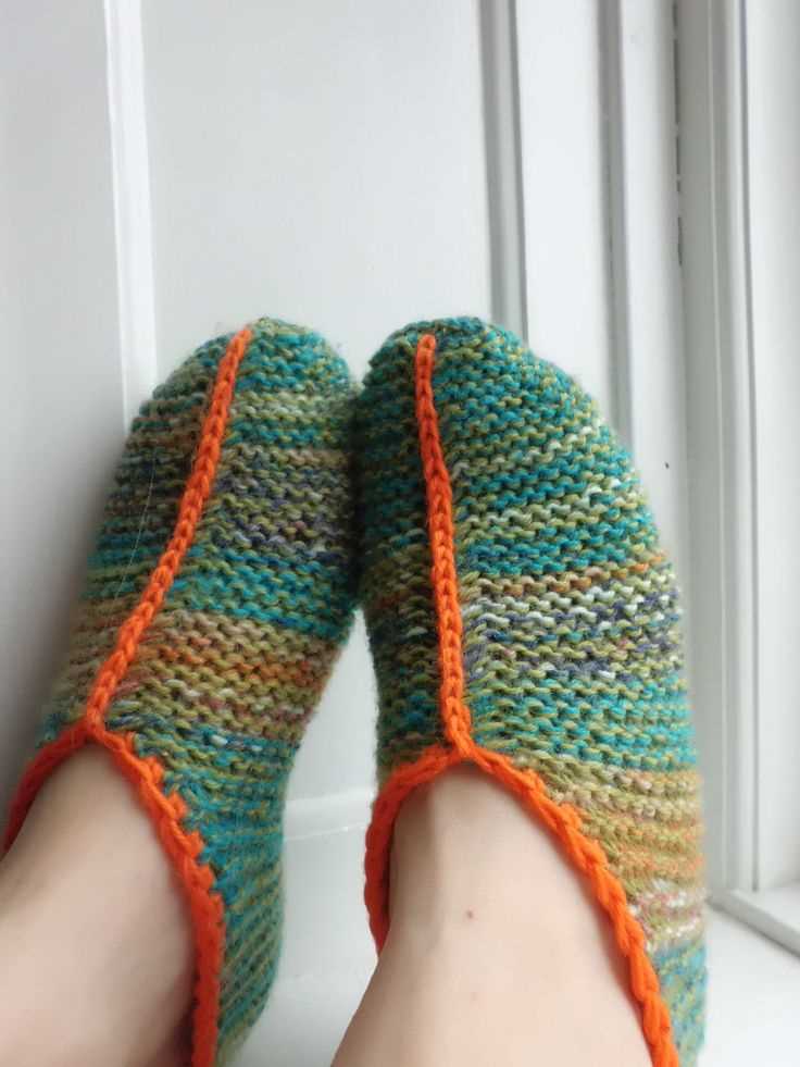 Simple knitted slipper pattern