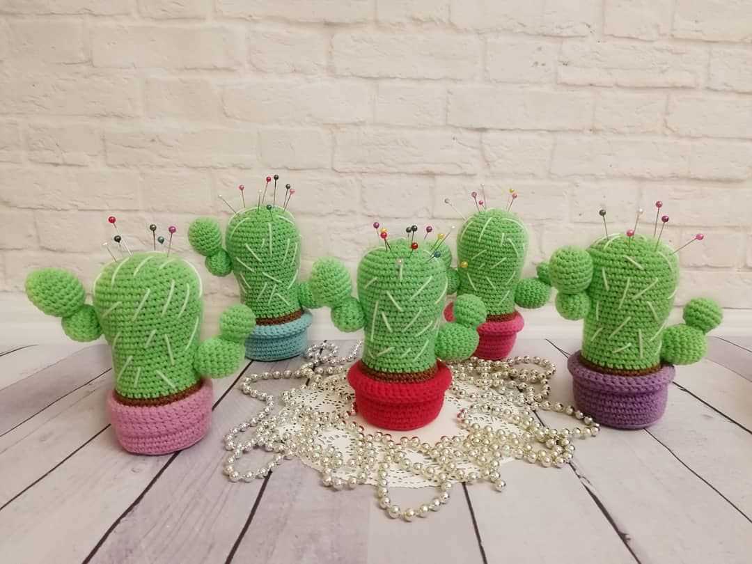 Knitted cactus plant pattern free