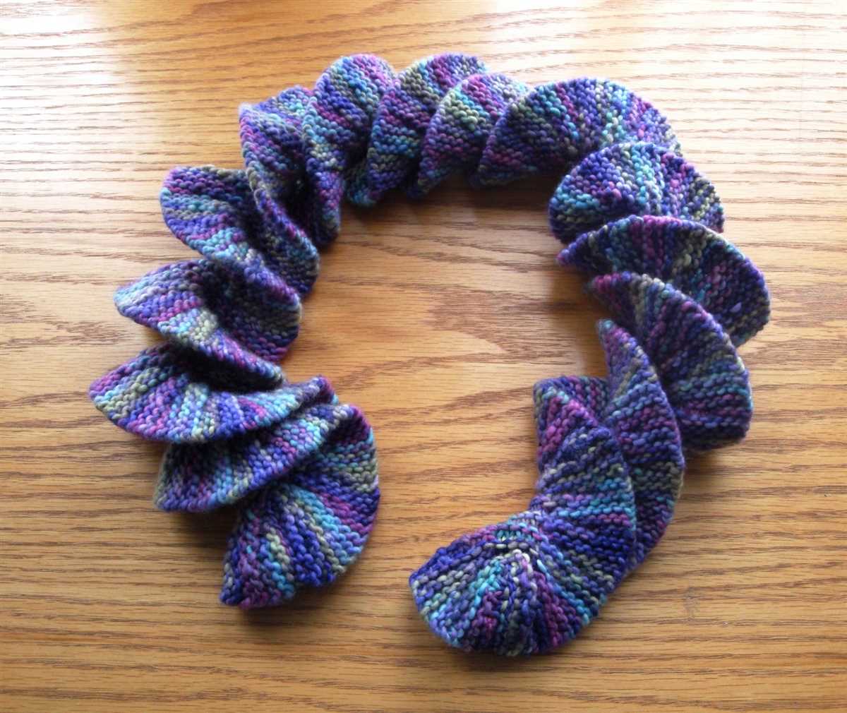 Potato chip knit scarf pattern