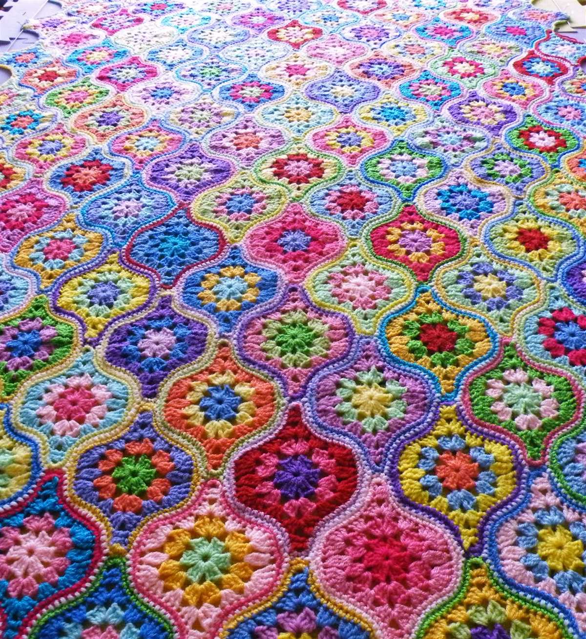 Granny square pattern knitting