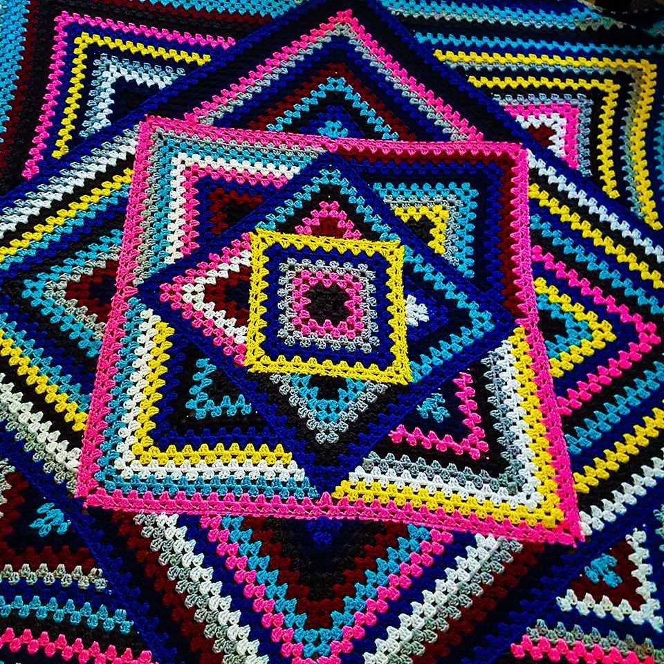Granny square pattern knitting
