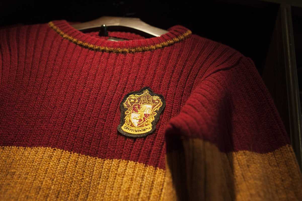 Gryffindor jumper knitting pattern