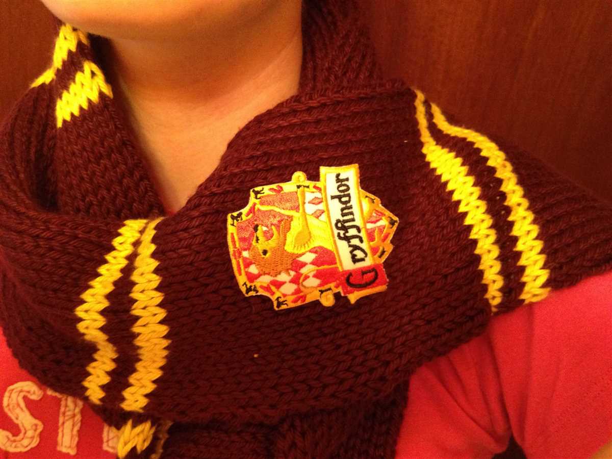 Gryffindor jumper knitting pattern