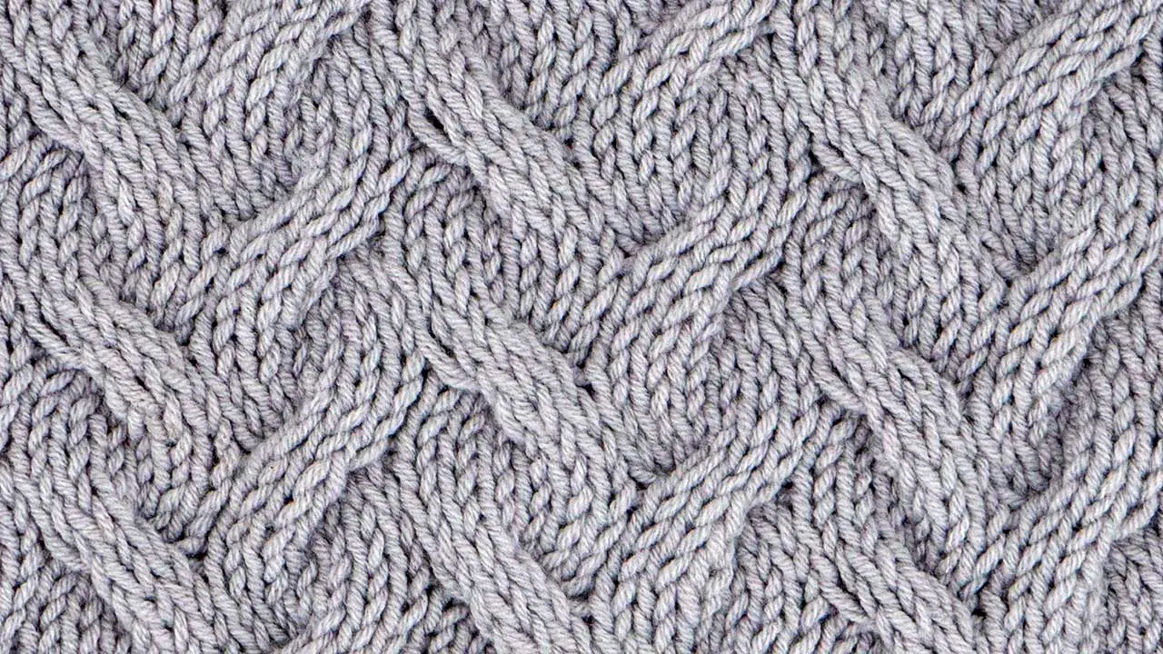 Heart cable knit pattern