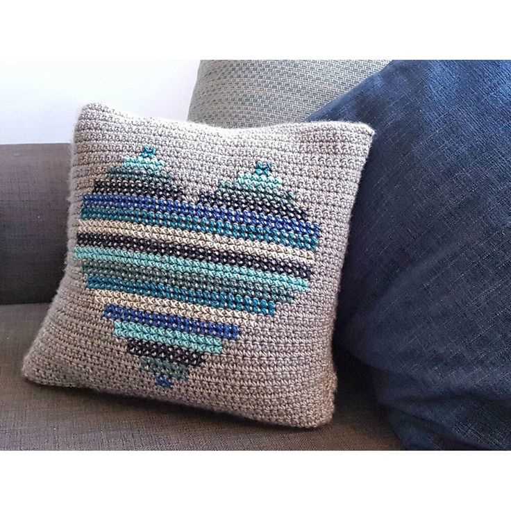 Heart cushion knitting pattern