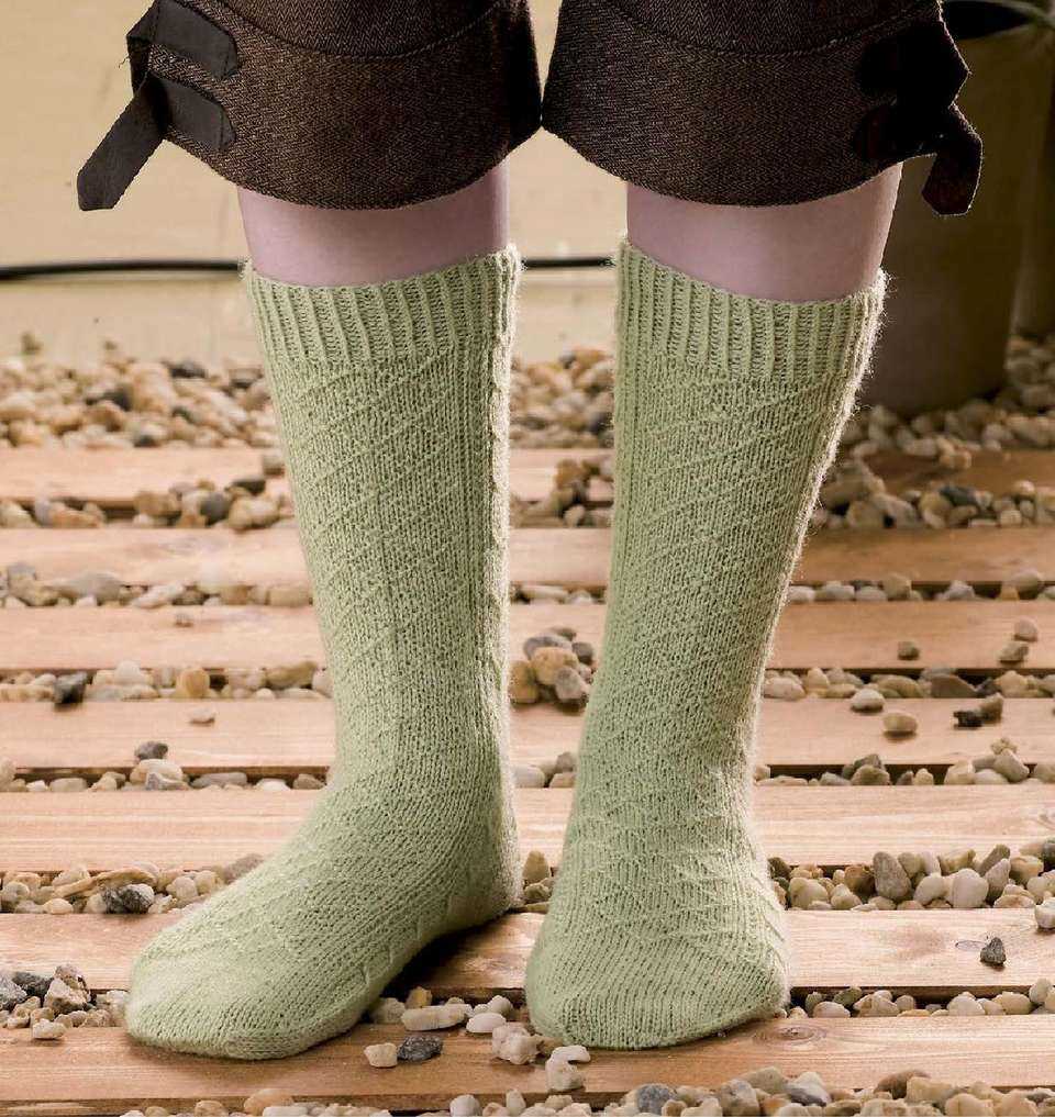 Heel less socks knitting pattern