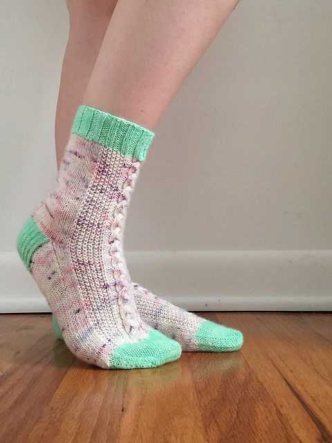 Heel less socks knitting pattern