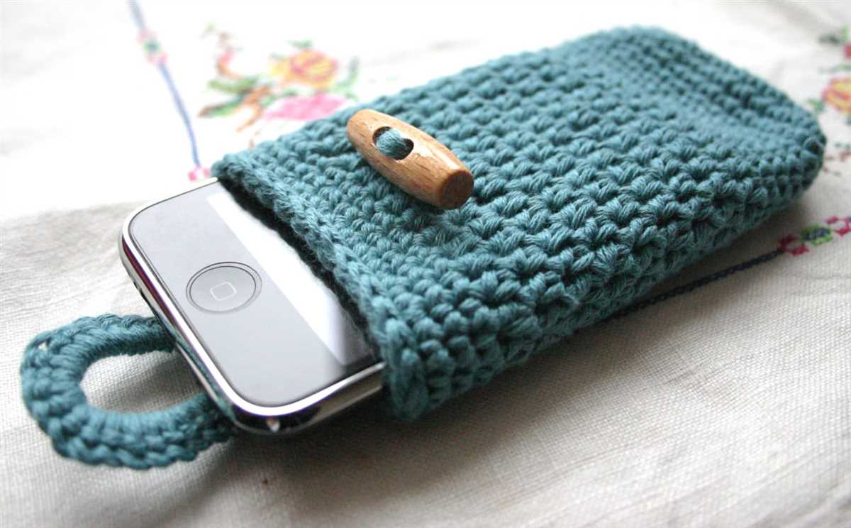 Knitting pattern for mobile phone case
