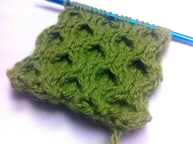 Honeycomb cable knit pattern