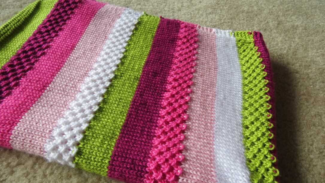 Striped knitted blanket pattern