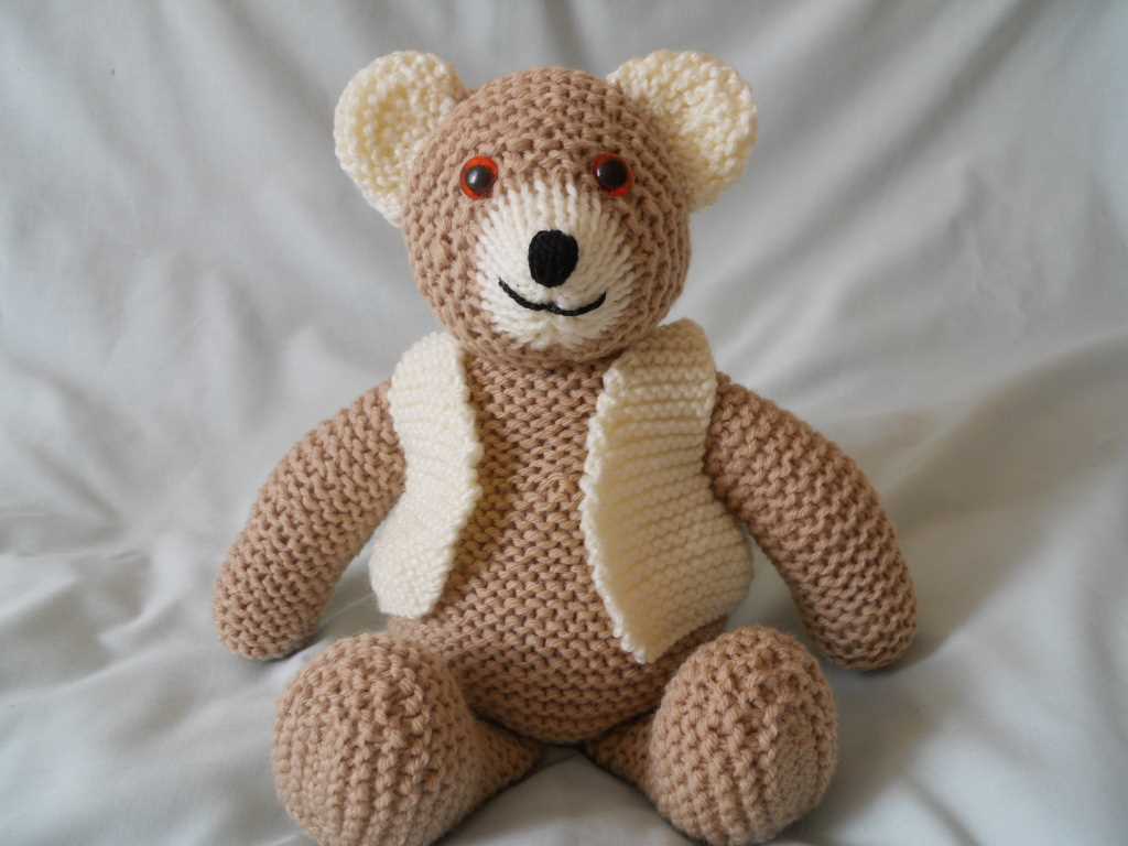 Easy knit bear pattern