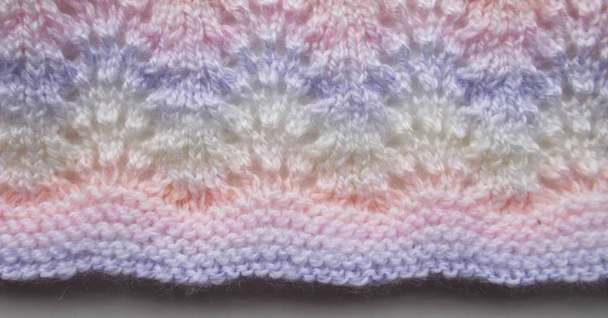 Wavy knit blanket pattern