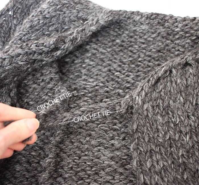 Kimono booties knitting pattern