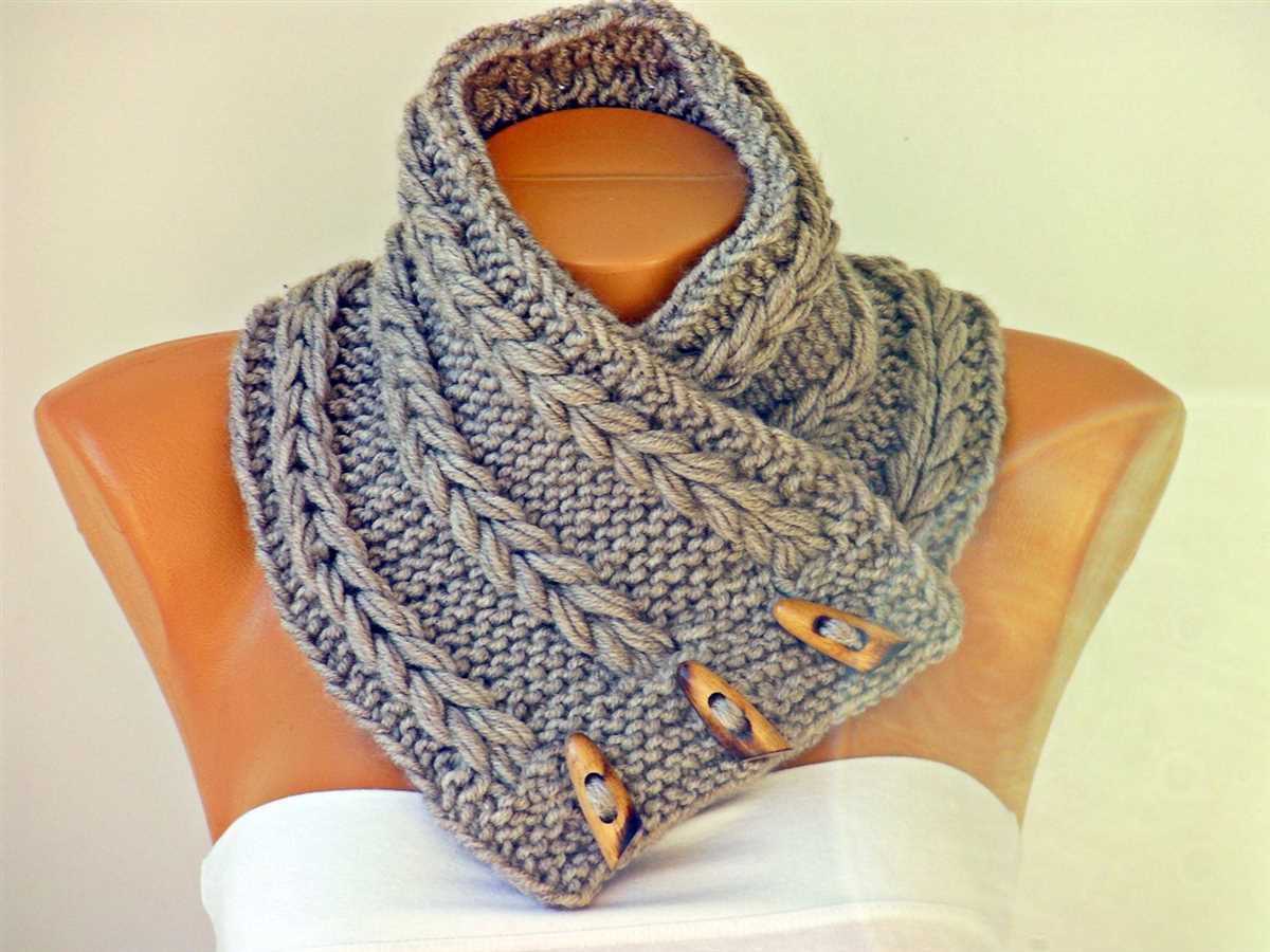 Knitted neck scarf with button pattern
