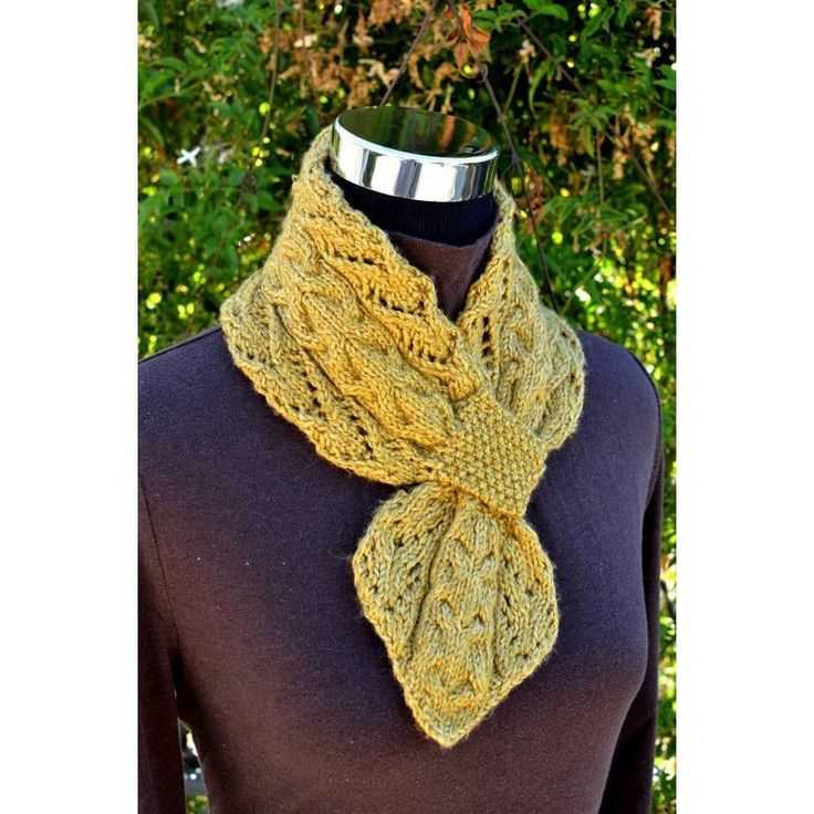 Lace keyhole scarf knitting pattern