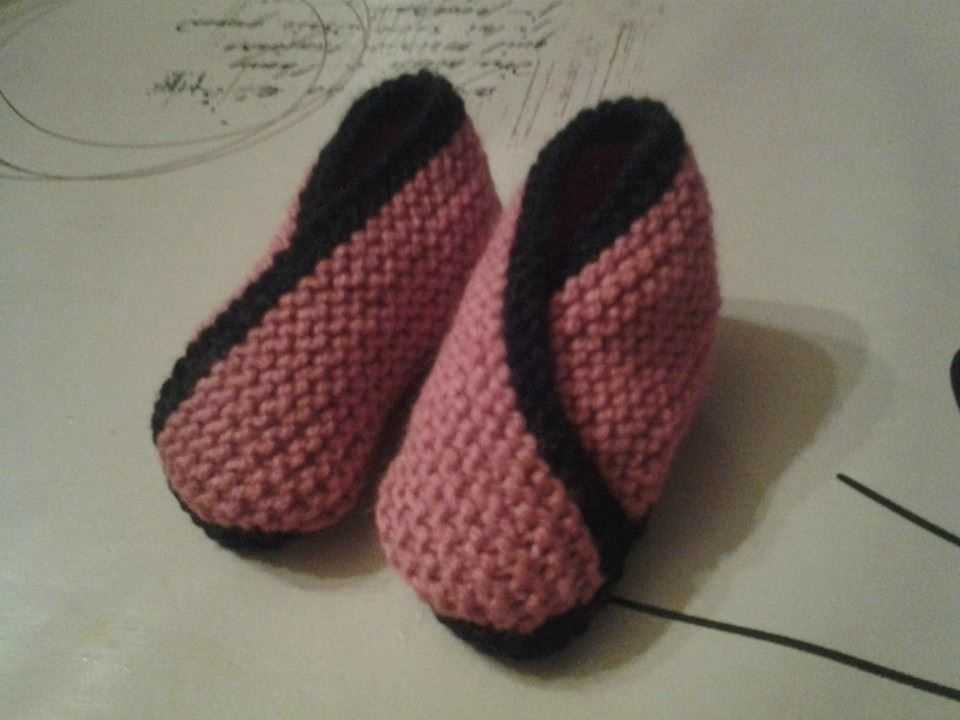 Kimono booties knitting pattern