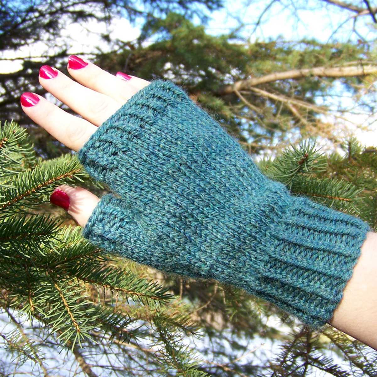Fingerless knit gloves pattern