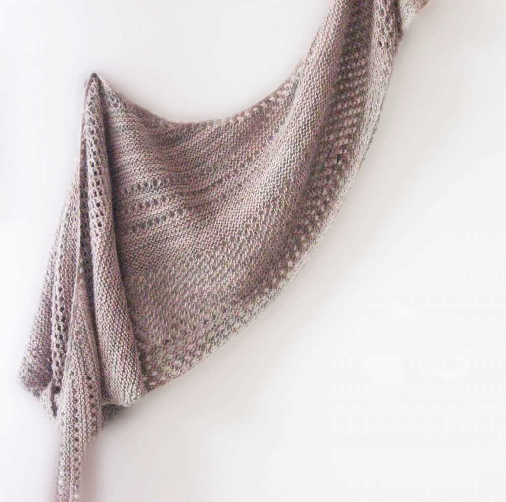 Women's knitted shawl pattern