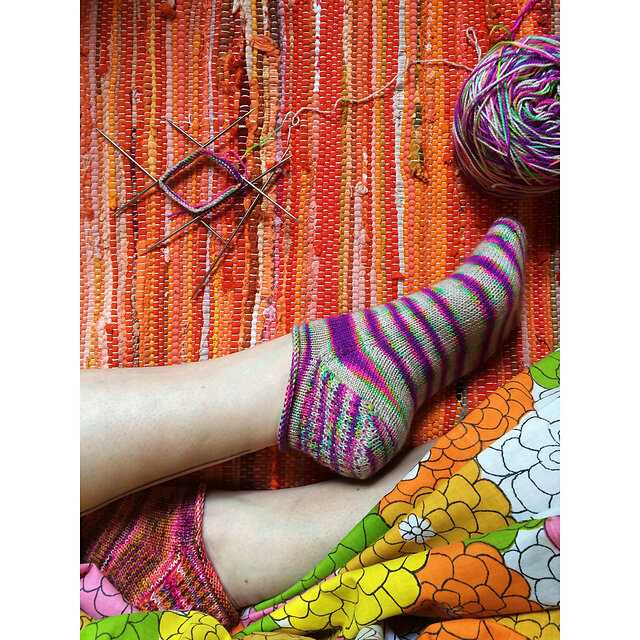 Jelly roll knit sock pattern