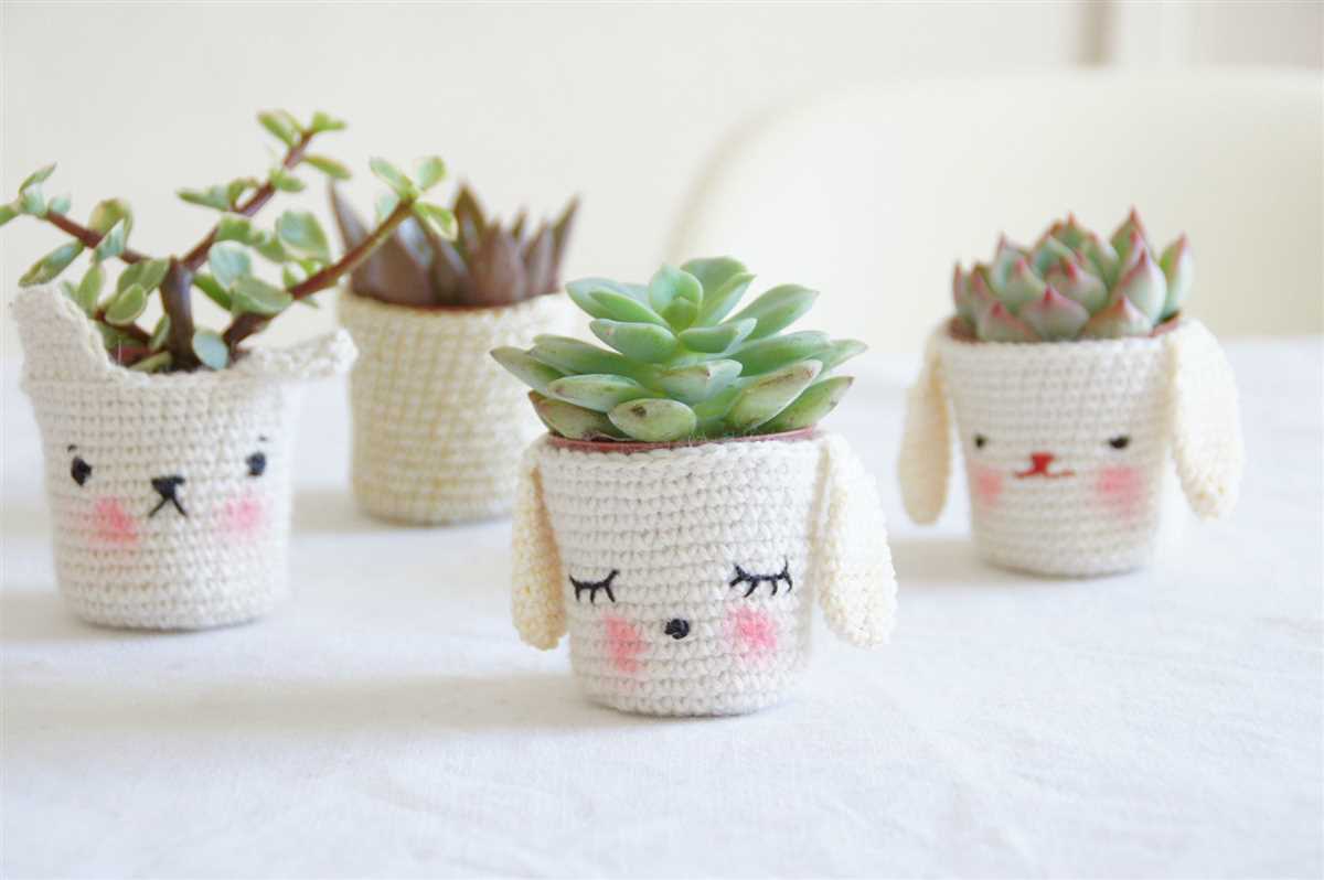 Knitted pot plant holders pattern