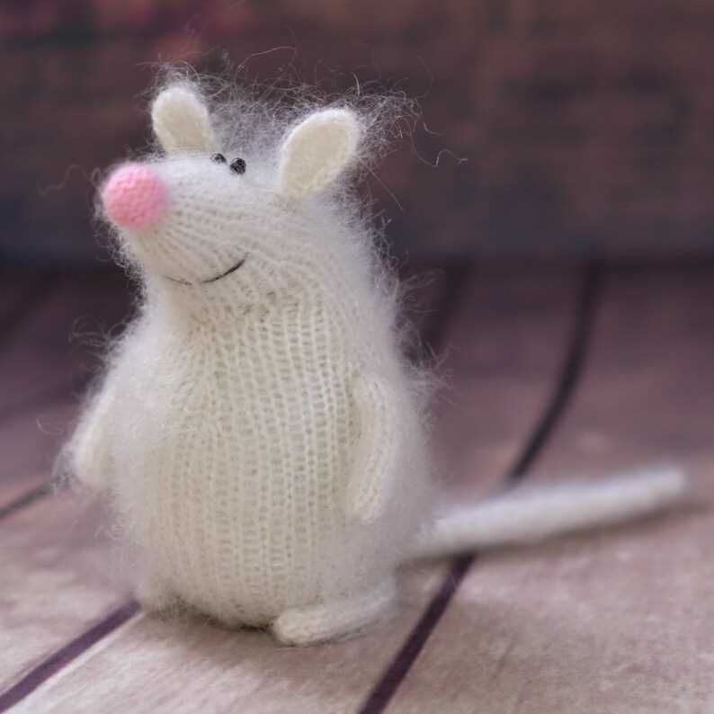 Knitting animal pattern