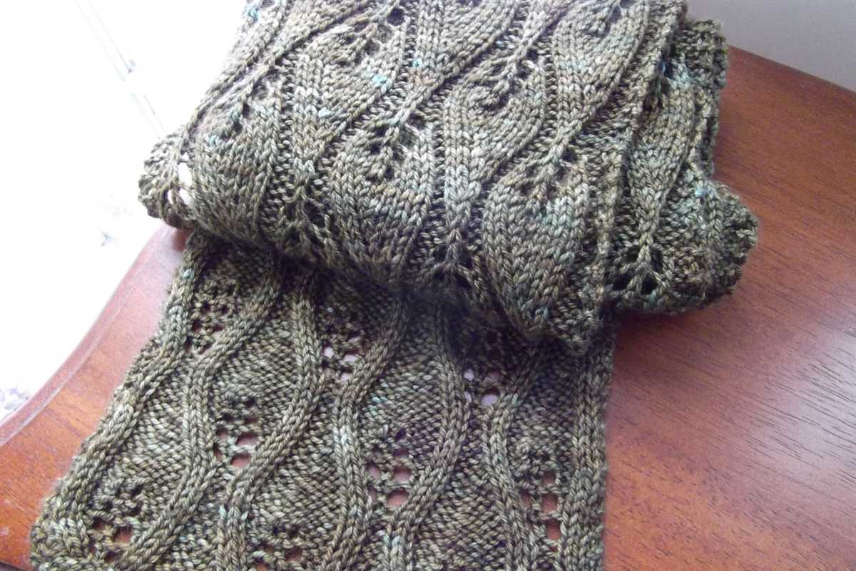 Leaf scarf knitting pattern