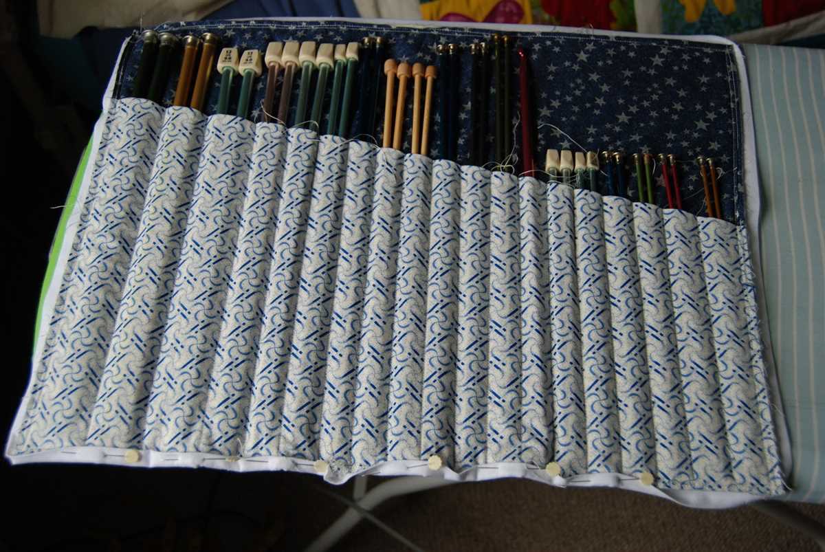 Knitting needle holder sewing pattern
