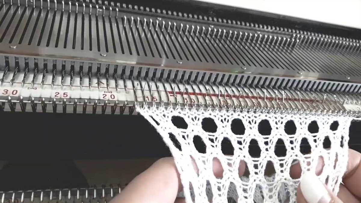 Knitting machine scarf pattern