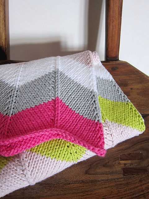 Knitting pattern for chevron blanket