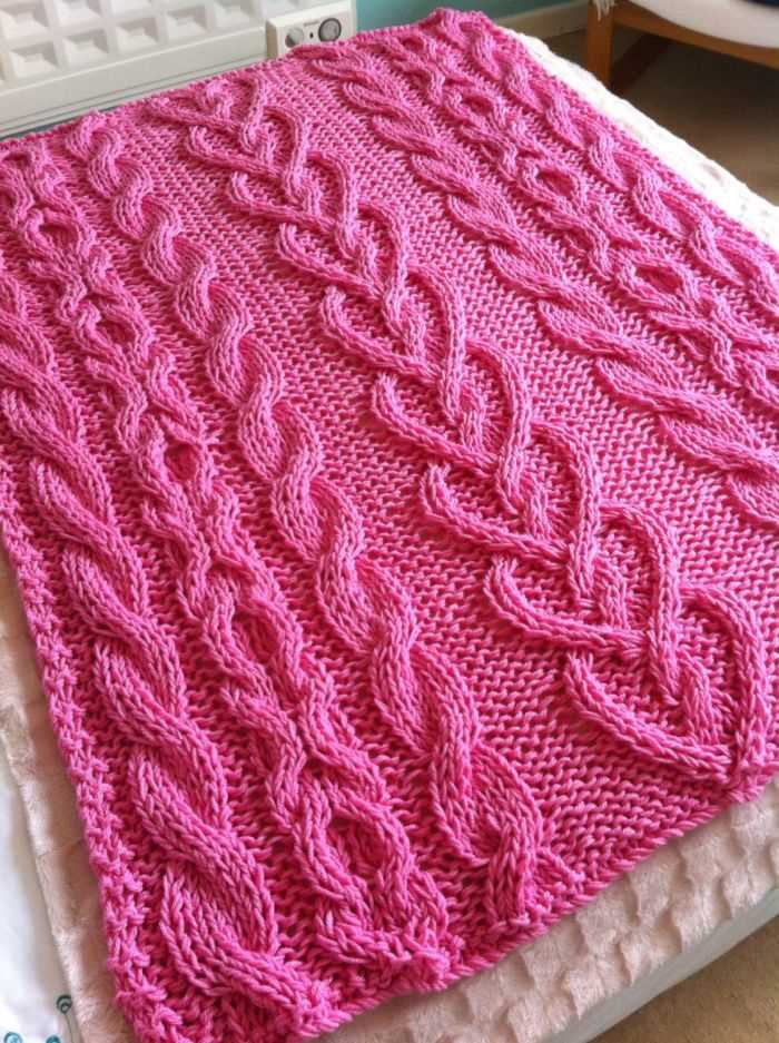 Heart cable knit pattern