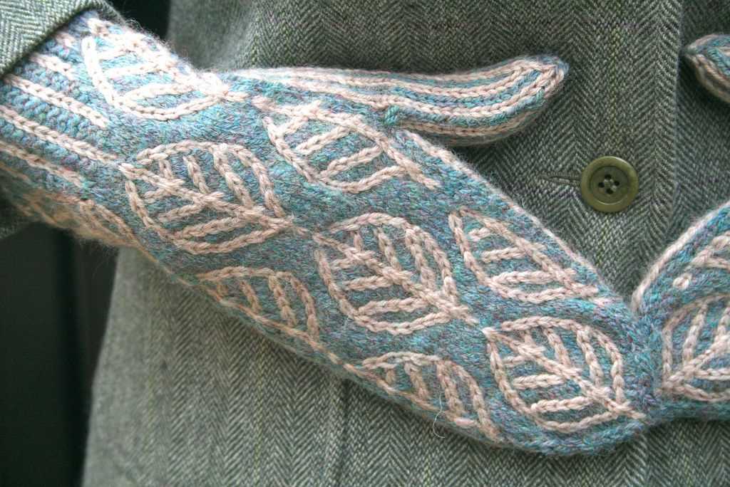 Dk knitting pattern for mittens