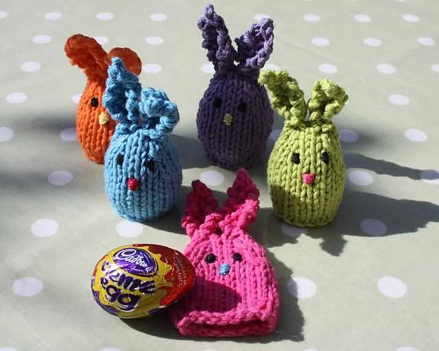 Free bunny egg cosy knitting pattern