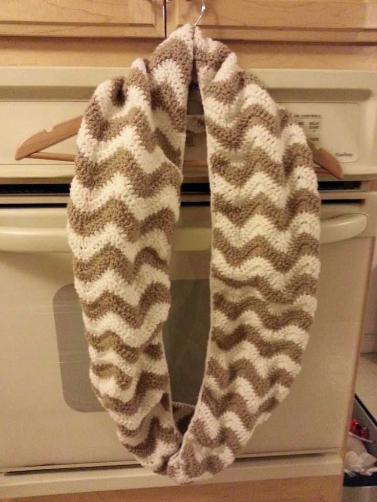 Free chevron scarf knitting pattern
