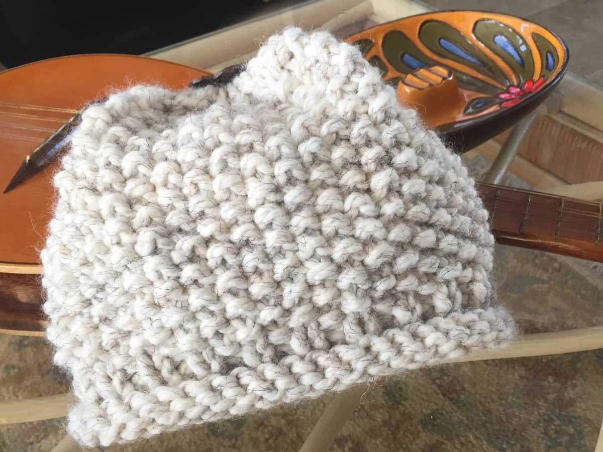 Pattern for knitted hat with circular needles