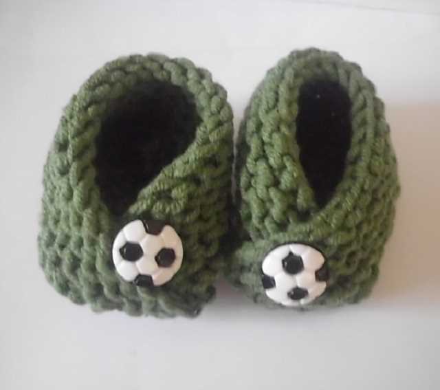 Kimono booties knitting pattern