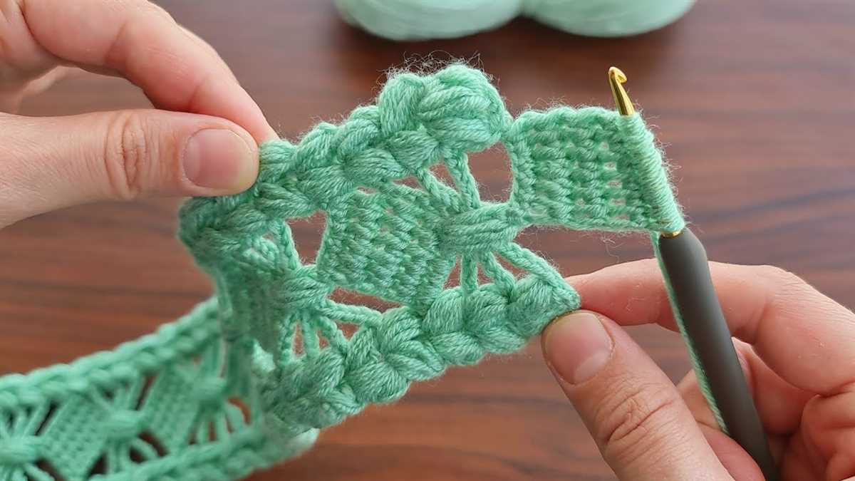 Knit belt pattern