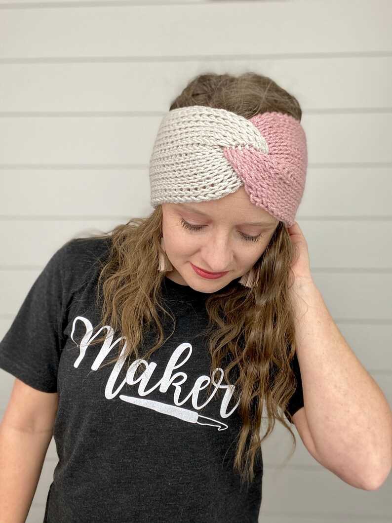 Knit headband with twist pattern