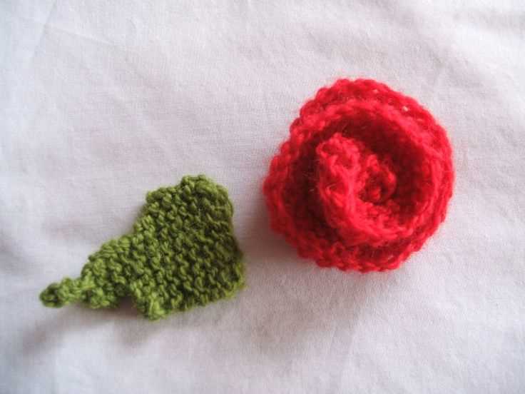 A collection of free knit patterns for rose designs Knit rose pattern free