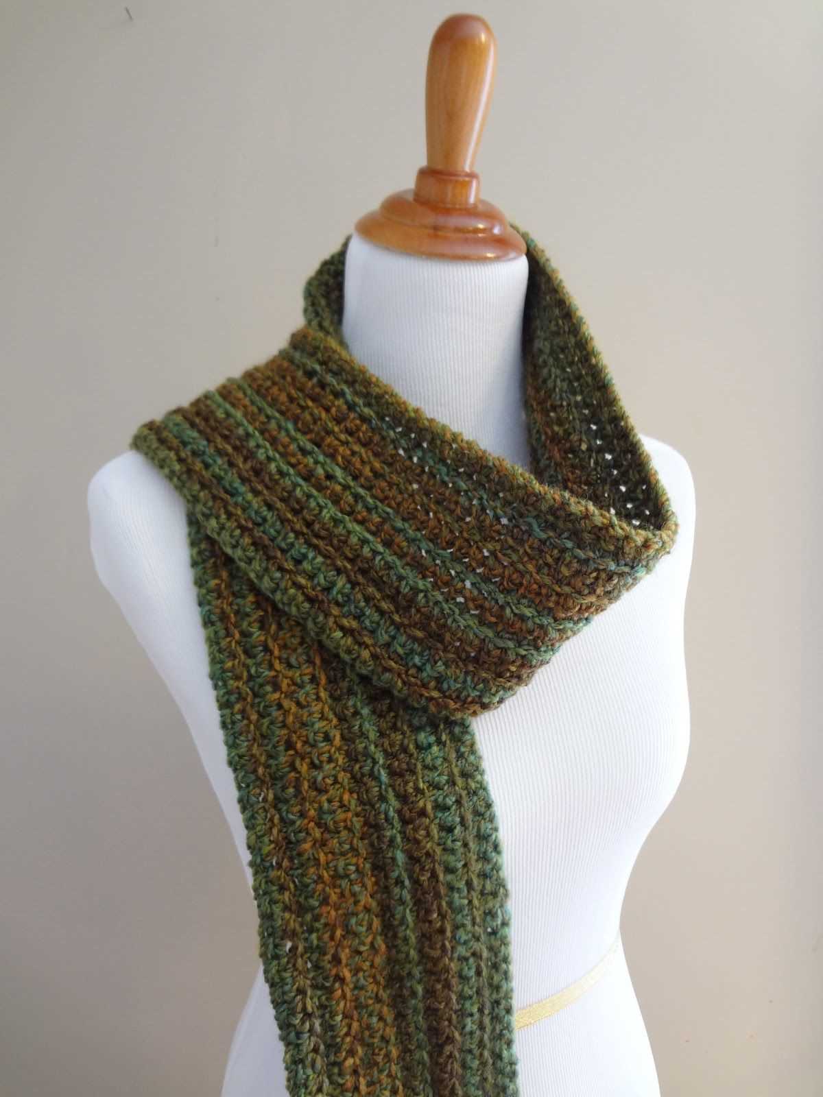 Knit scarf ribbed pattern