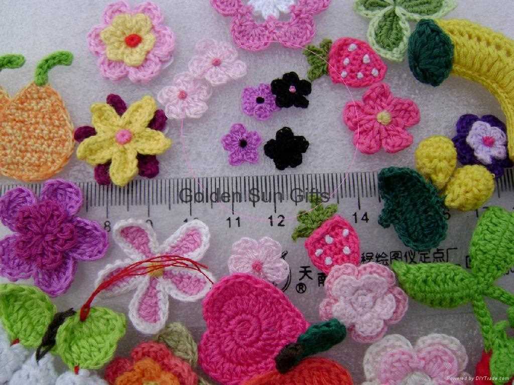 Knit flower applique pattern